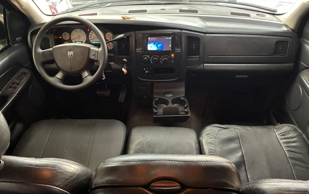 imagem-https://www.socarrao.com.br/sc-vehicle-images-prod/2288432/1782311017411-UkFNIDA1IDcuanBn.jpg