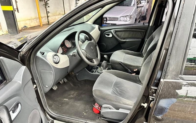 imagem-https://www.socarrao.com.br/sc-vehicle-images-prod/2288674/1788360064674-7994212_13_B_09bc30adf6.jpeg
