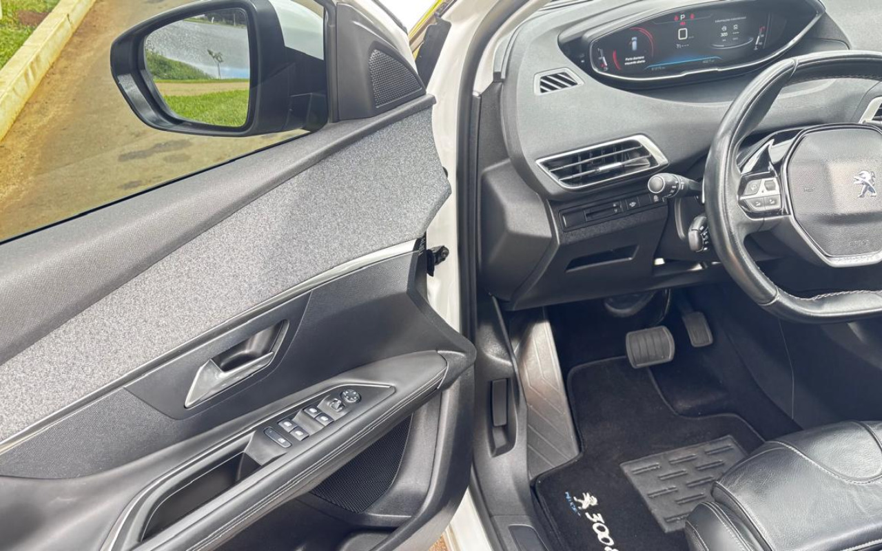 imagem-https://www.socarrao.com.br/sc-vehicle-images-prod/2288757/1782313587957-MTMuanBlZw.jpeg