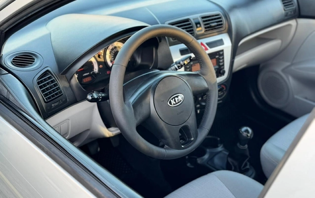 imagem-https://www.socarrao.com.br/sc-vehicle-images-prod/2288868/1782313606252-0f08afec-5c43-42e9-a0dc-00c0c30b9591.jpg