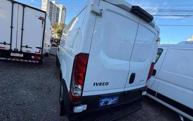 imagem-https://www.socarrao.com.br/sc-vehicle-images-prod/2289036/1784816367304-8217009_4_B_6efd0c2d8b.jpeg