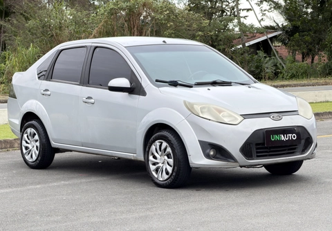 Ford Fiesta 2011 Prata — foto 1 de 3
