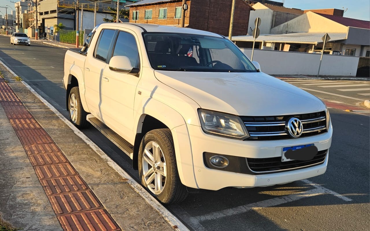 Volkswagen Amarok 2015 Branco — foto 1 de 3