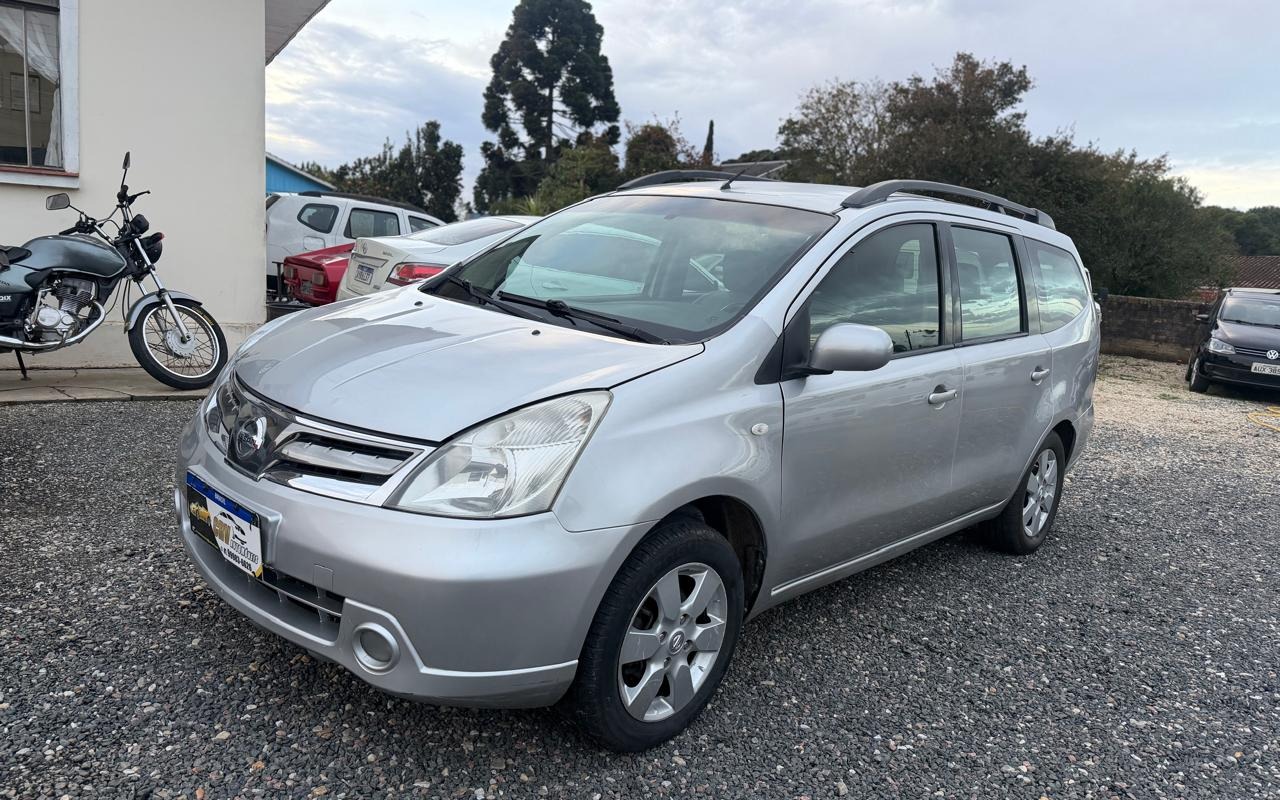 Nissan LIVINA GRAND 1.8 16V Flex Fuel Aut. na cor Prata em Campo Largo / PR - 2290771