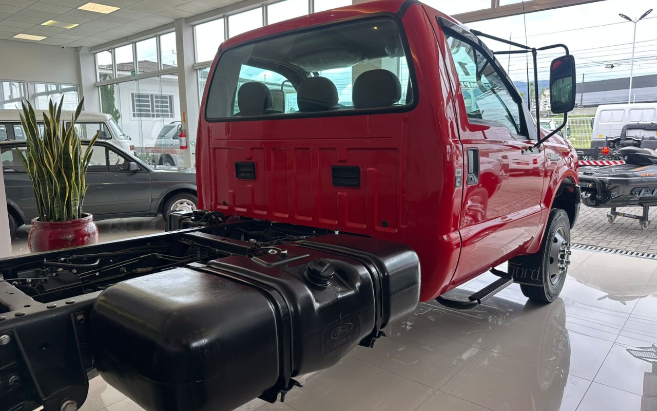 imagem-https://www.socarrao.com.br/sc-vehicle-images-prod/2291439/1782326472180-Ny5qcGVn.jpeg