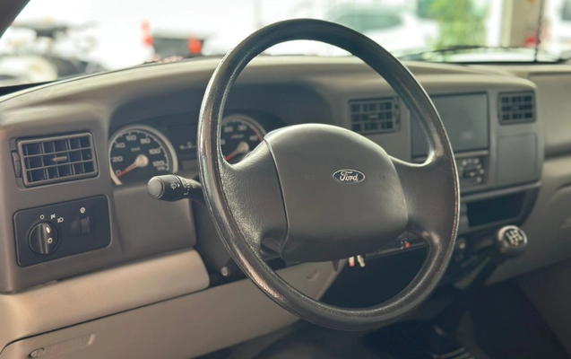 imagem-https://www.socarrao.com.br/sc-vehicle-images-prod/2291439/1782326473194-MTUuanBlZw.jpeg