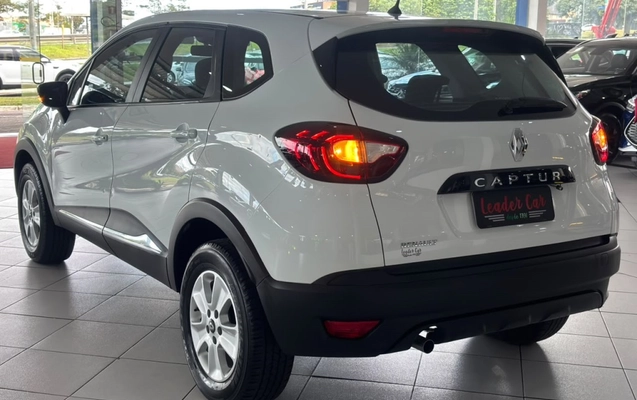 imagem-https://www.socarrao.com.br/sc-vehicle-images-prod/2291849/1782327858852-15_020317.jpg