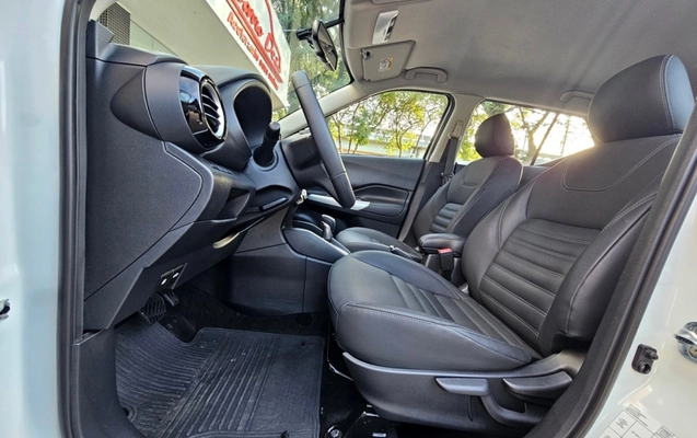 imagem-https://www.socarrao.com.br/sc-vehicle-images-prod/2293639/1788988496536-ZRDGTIv3jjo2KSOqCV6o4O19UaUFCpIY.jpg