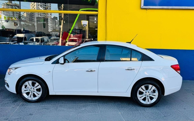 imagem-https://www.socarrao.com.br/sc-vehicle-images-prod/2294450/1788445301054-7422f80520b949419d4b37cd2af49c0b_1782339995642.jpg