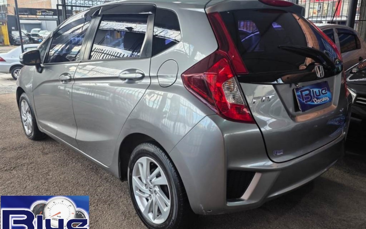 imagem-https://www.socarrao.com.br/sc-vehicle-images-prod/2295719/1782346625481-Sk9UNC5qcGVn.jpeg