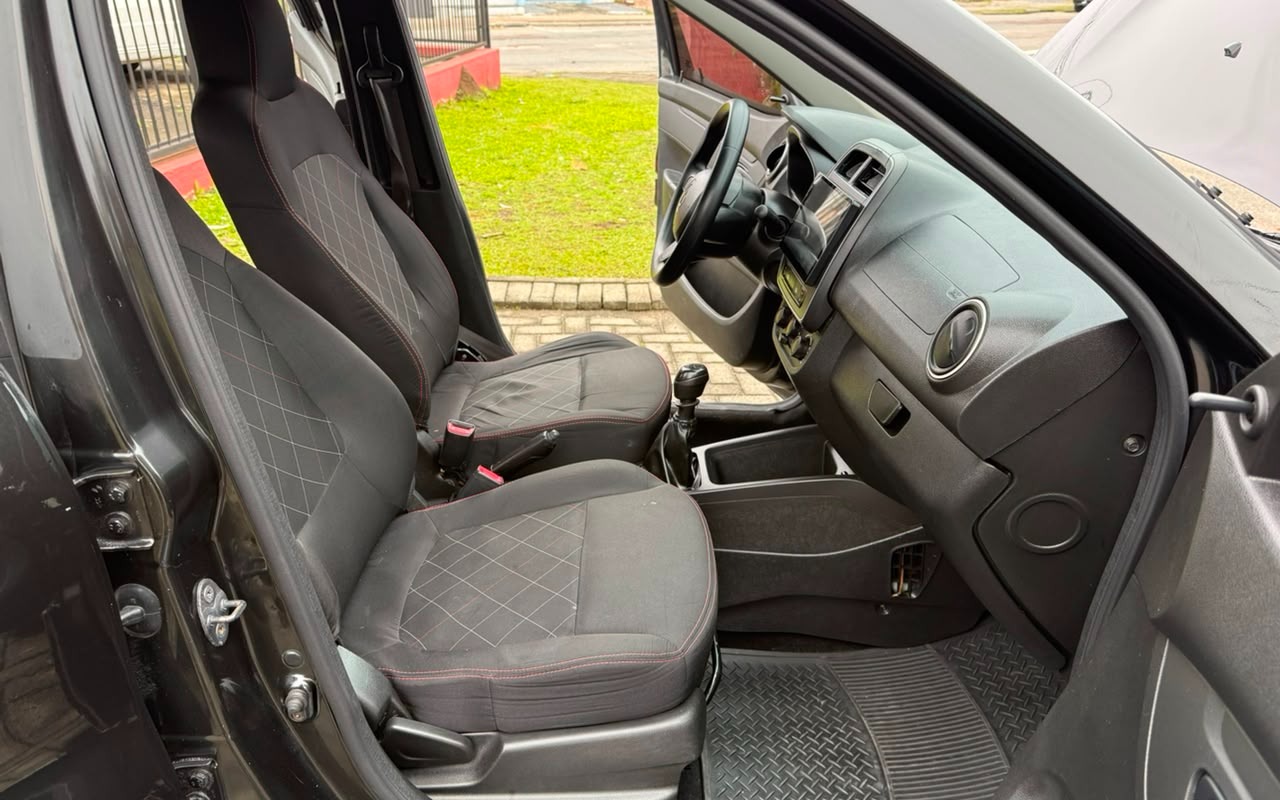 imagem-https://www.socarrao.com.br/sc-vehicle-images-prod/2295736/1782346785610-V2hhdHNBcHAgSW1hZ2UgMjAyNi0wNi0yMyBhdCAxMy4wMS4yNi5qcGVn.jpeg