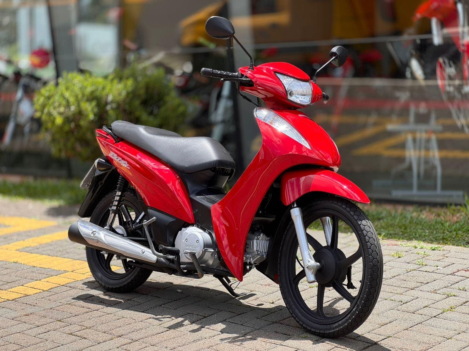 Honda BIZ 125 ES/ 125 ES FLEX 2012 Vermelho — foto 1 de 3