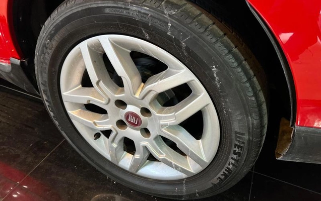 imagem-https://www.socarrao.com.br/sc-vehicle-images-prod/2305134/1789591811348-7958978_13_B_3f850a442f.jpeg