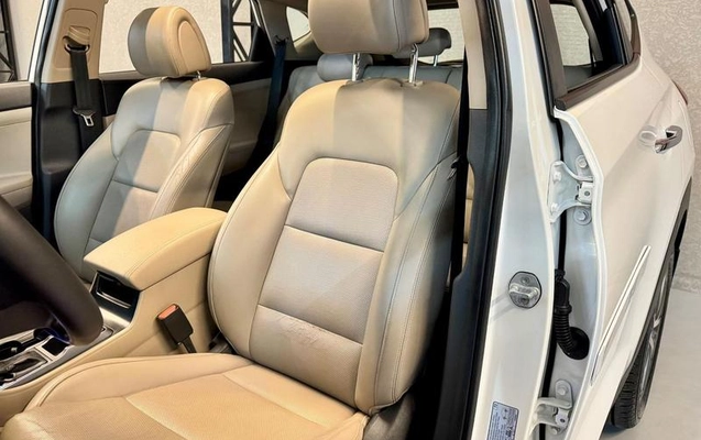 imagem-https://www.socarrao.com.br/sc-vehicle-images-prod/2305163/1789499757025-8213273_2_B_1cbc59f2dd.jpeg
