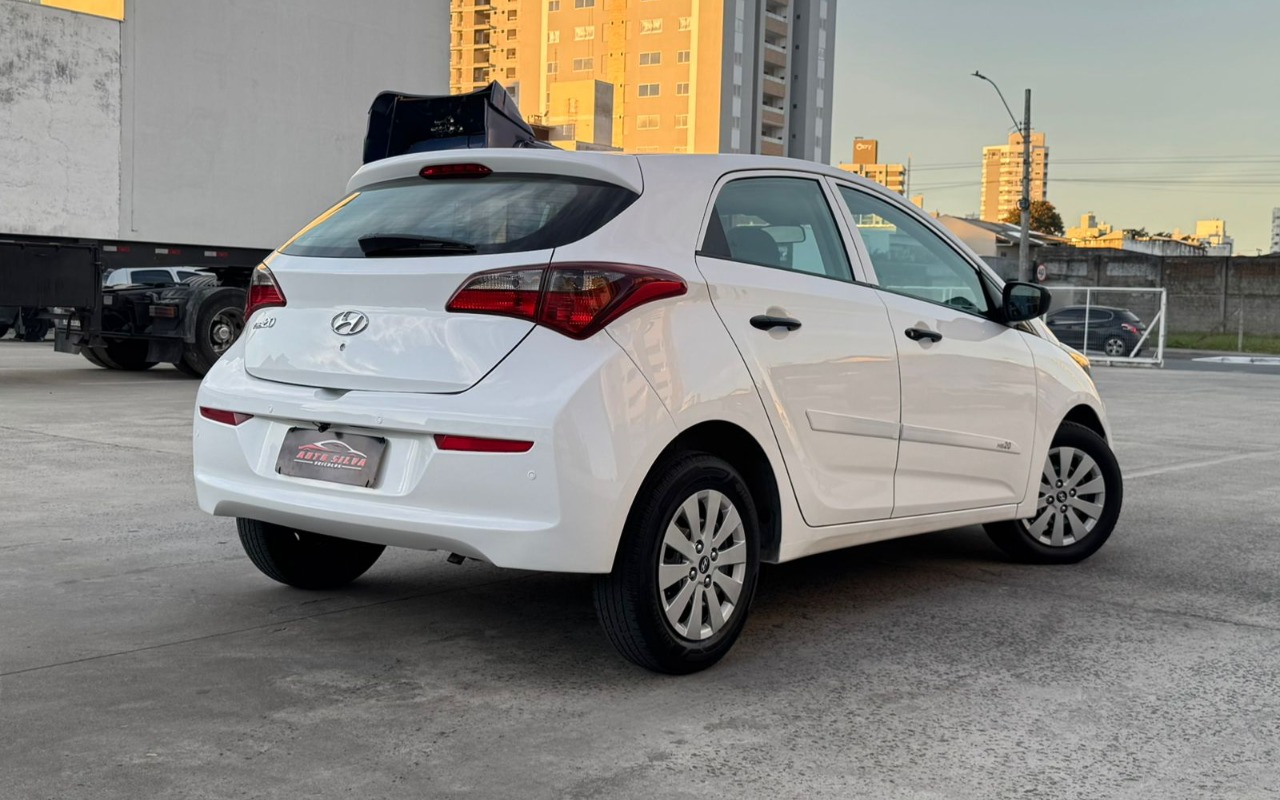 imagem-https://www.socarrao.com.br/sc-vehicle-images-prod/2305839/1782394554898-V2hhdHNBcHAgSW1hZ2UgMjAyNi0wNi0yNCBhdCAxNy40MS4xNSAoMikuanBlZw.jpeg