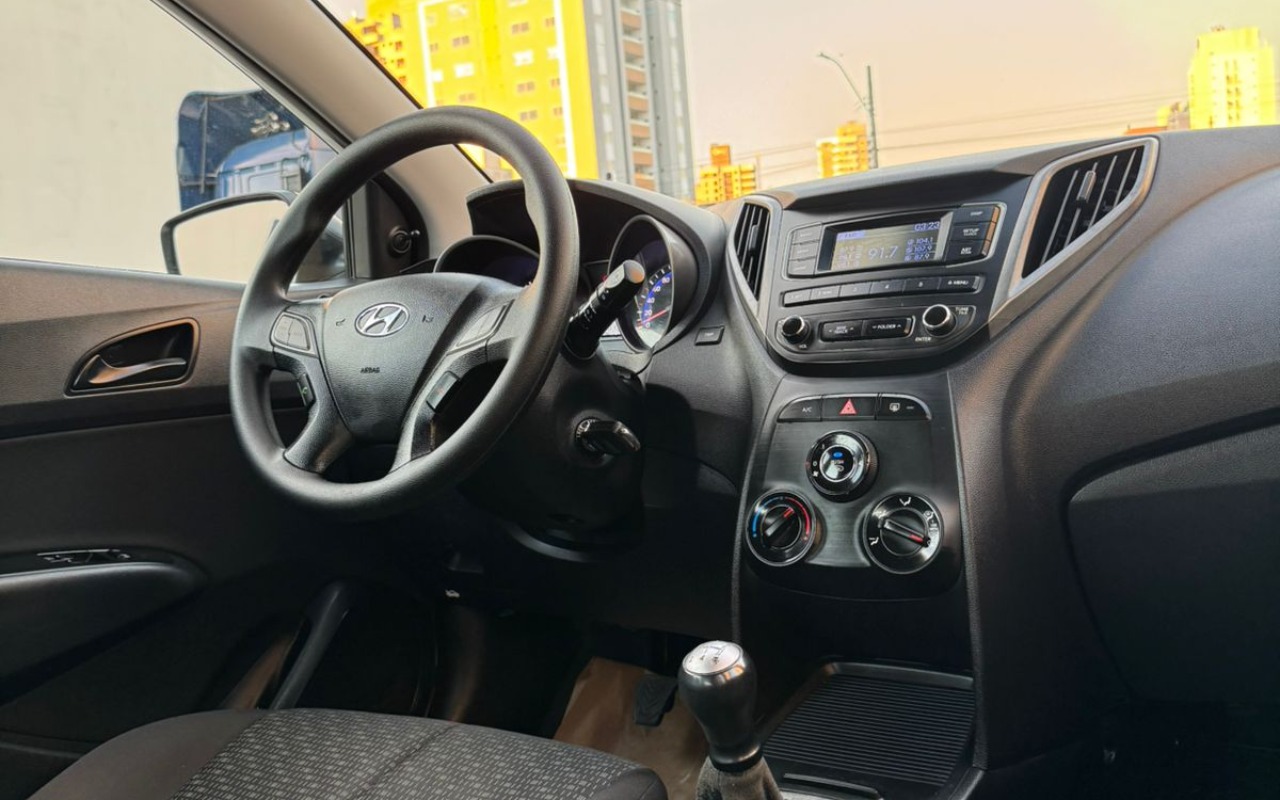 imagem-https://www.socarrao.com.br/sc-vehicle-images-prod/2305839/1782394555130-V2hhdHNBcHAgSW1hZ2UgMjAyNi0wNi0yNCBhdCAxNy40MS4xNSAoMykuanBlZw.jpeg