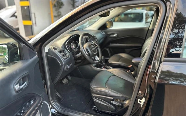 imagem-https://www.socarrao.com.br/sc-vehicle-images-prod/2307042/1788359888122-8219609_12_B_aa260ca68e.jpeg