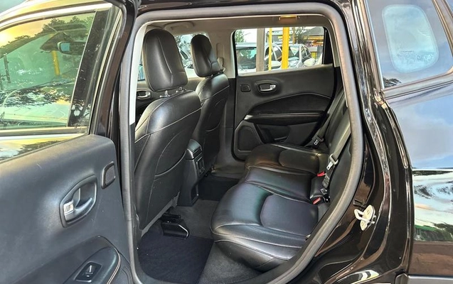 imagem-https://www.socarrao.com.br/sc-vehicle-images-prod/2307042/1788359888122-8219609_13_B_b0363de830.jpeg