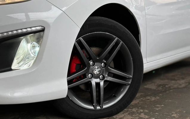 imagem-https://www.socarrao.com.br/sc-vehicle-images-prod/23071/1769988373625-7176437OR_1766169405_73_460.jpg