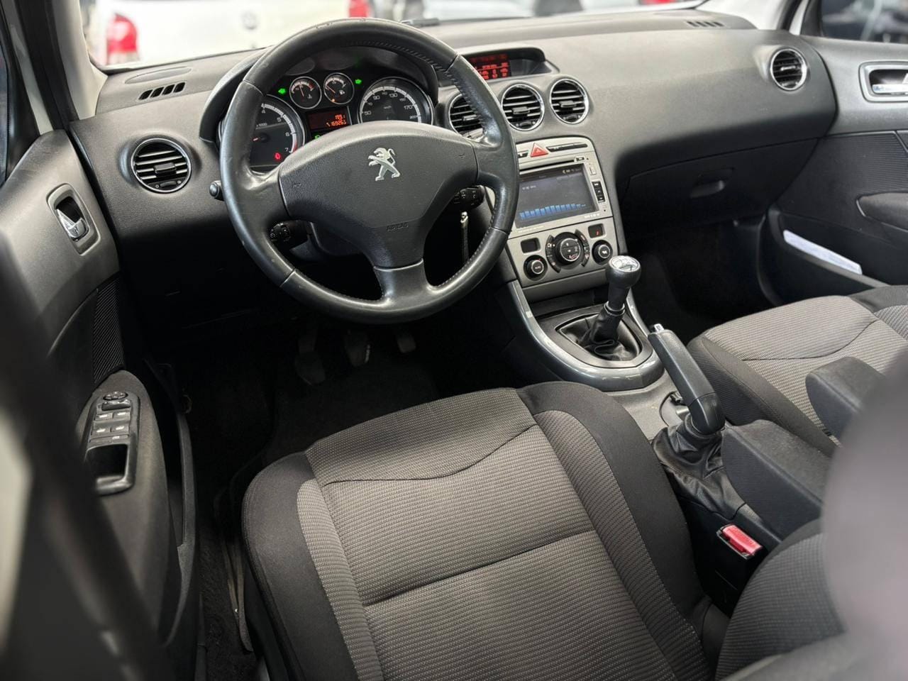 imagem-https://www.socarrao.com.br/sc-vehicle-images-prod/23071/1769988373625-7176437OR_1766169405_92_310.jpg