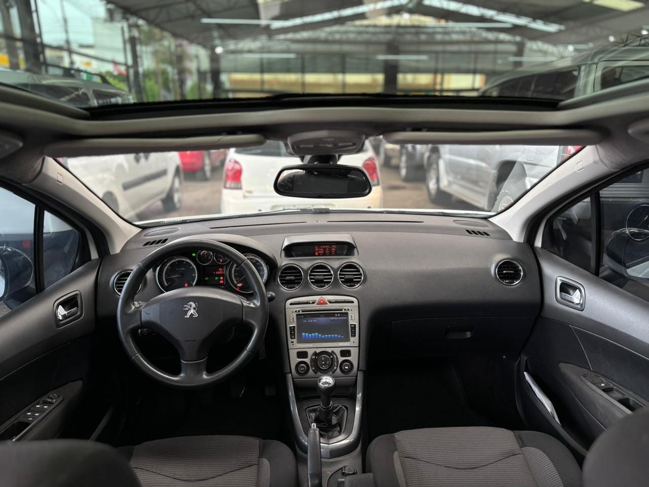imagem-https://www.socarrao.com.br/sc-vehicle-images-prod/23071/1769988373625-7176437OR_1766169406_32_740.jpg