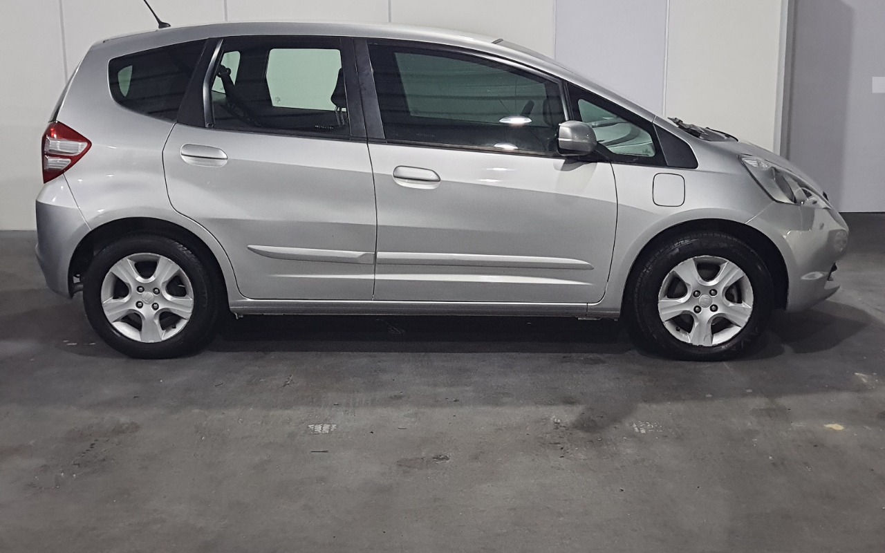imagem-https://www.socarrao.com.br/sc-vehicle-images-prod/2308139/1782404044638-SU1HLTIwMjYwNjA2LVdBMDAwNC5qcGc.jpg