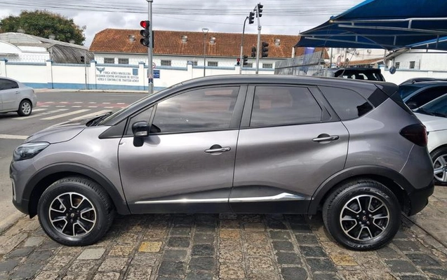 imagem-https://www.socarrao.com.br/sc-vehicle-images-prod/2309250/1788526917486-8220965_1_B_e51fd9ea90.jpeg