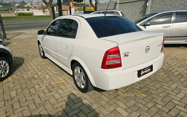 imagem-https://www.socarrao.com.br/sc-vehicle-images-prod/2310116/1784822361058-478aaCBJgEy5fiX42VHmzrIhRkLYbtve.jpg