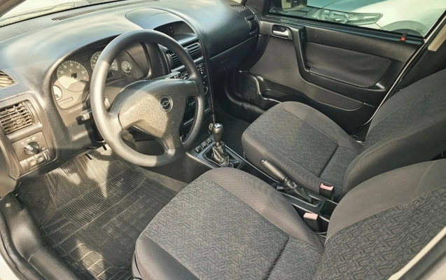 imagem-https://www.socarrao.com.br/sc-vehicle-images-prod/2310116/1784822361062-2v8nq2SqFfBKeSl8SuYwLaRDYFYzYGLv.jpg
