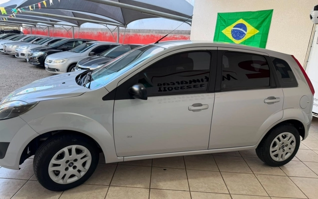 imagem-https://www.socarrao.com.br/sc-vehicle-images-prod/2310185/1782411327938-ey3uf3ybtpolDfGvvy8cXoXSnX9mN3Vq.jpg