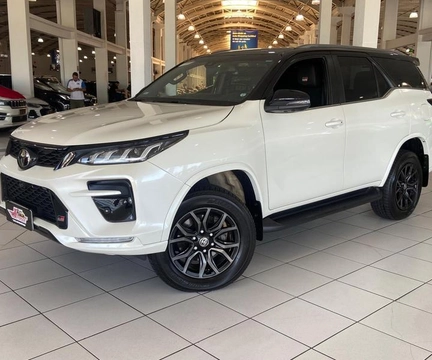 Toyota Hilux SW4 2022 Branco — foto 1 de 3