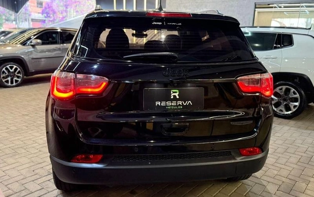 imagem-https://www.socarrao.com.br/sc-vehicle-images-prod/2310512/1787590383654-8108172_12_B_43c29c75b0.jpeg