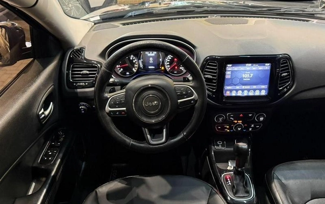 imagem-https://www.socarrao.com.br/sc-vehicle-images-prod/2310512/1787590383659-8108172_5_B_e4b1037aba.jpeg