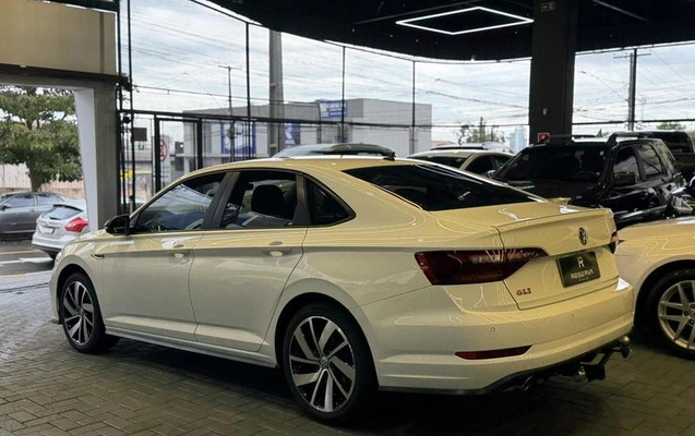 imagem-https://www.socarrao.com.br/sc-vehicle-images-prod/2310658/1788212517505-8117389_3_B_956106353c.jpeg