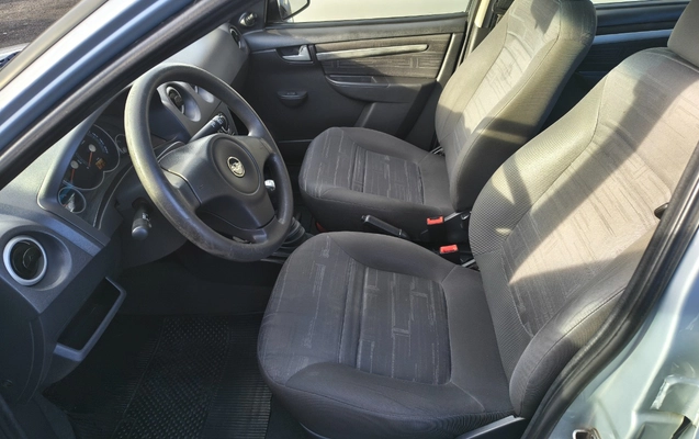 imagem-https://www.socarrao.com.br/sc-vehicle-images-prod/2310836/1782413983480-SU1HXzIwMjYwNjI1XzE1NDg1NjEyNl9IRFIuanBn.jpg