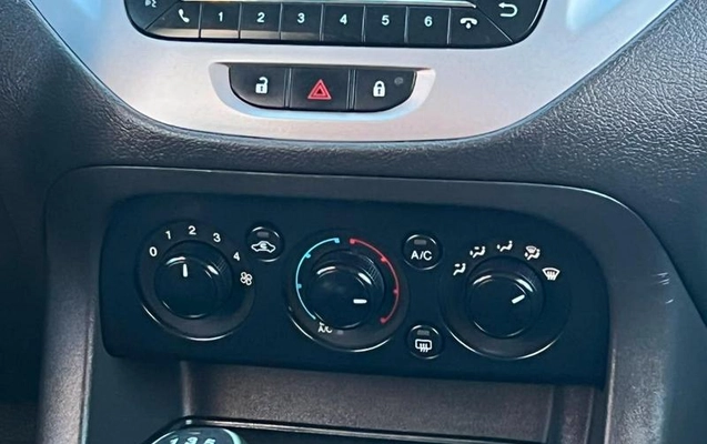 imagem-https://www.socarrao.com.br/sc-vehicle-images-prod/2311064/1782854592884-8221807_4_B_5bcd8278e4.jpeg