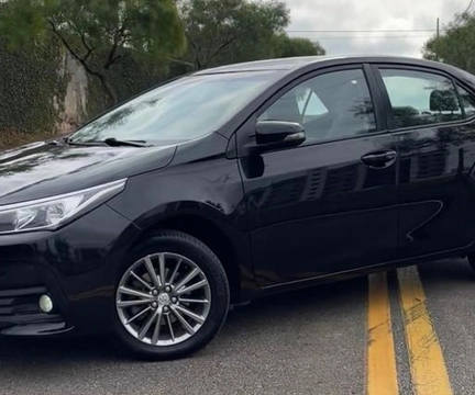 Toyota Corolla GLi 1.6 16V 2018 Preto — foto 1 de 3