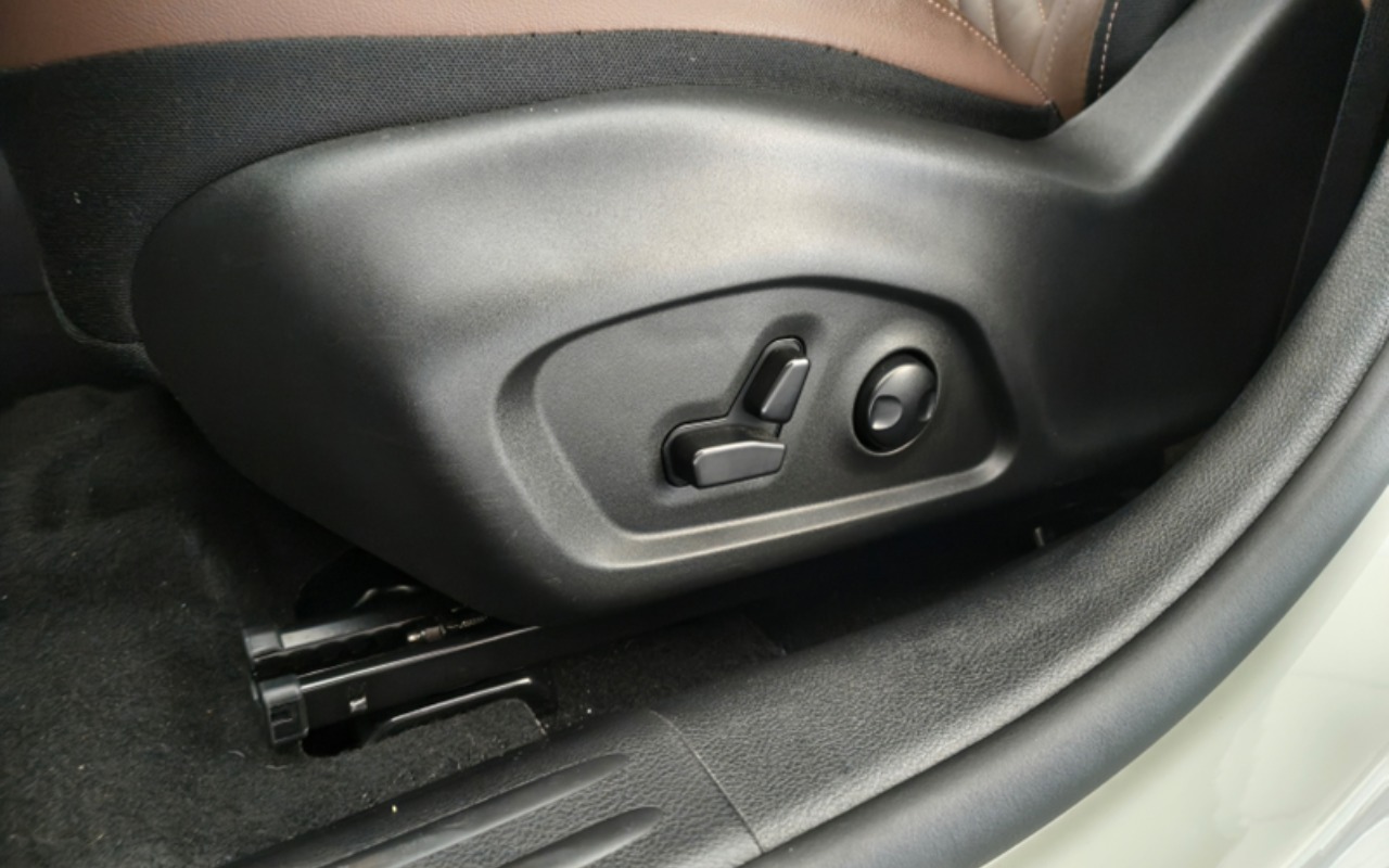 imagem-https://www.socarrao.com.br/sc-vehicle-images-prod/2311177/1782415532885-ZnQ4LnBuZw.png