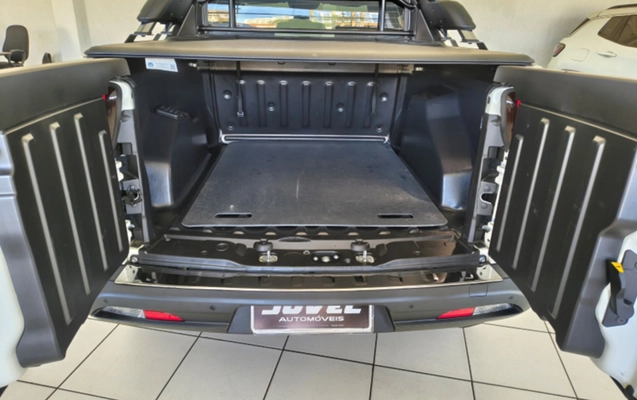 imagem-https://www.socarrao.com.br/sc-vehicle-images-prod/2311177/1782415533246-ZnQxMS5wbmc.png