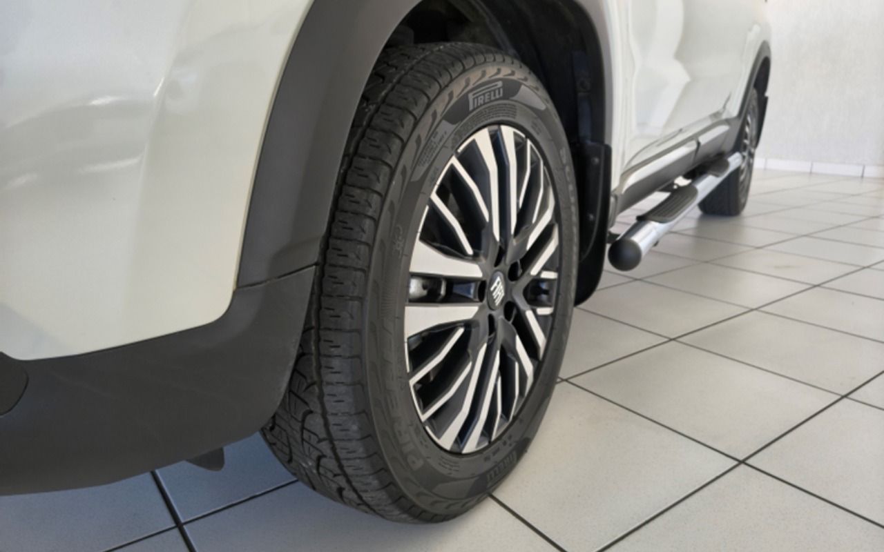 imagem-https://www.socarrao.com.br/sc-vehicle-images-prod/2311177/1782415533469-ZnQxMy5wbmc.png