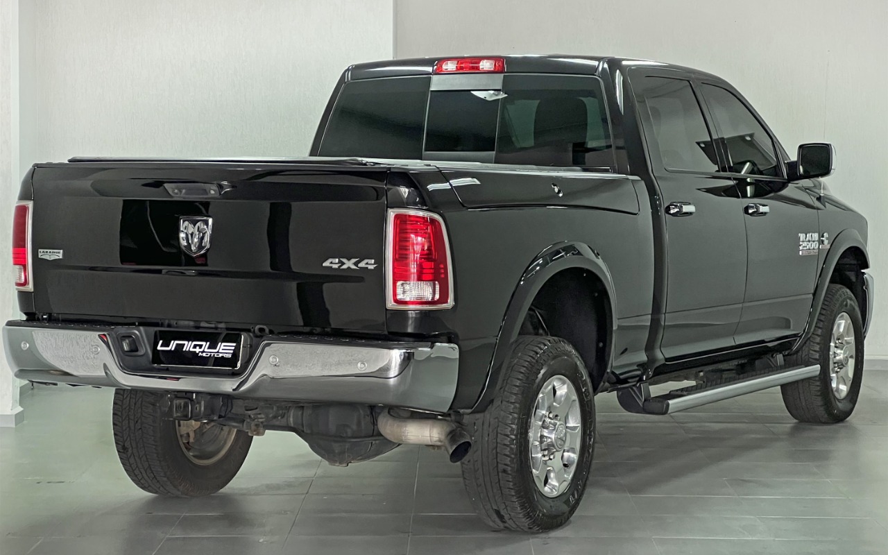 imagem-https://www.socarrao.com.br/sc-vehicle-images-prod/2311412/1782416128610-aW1hZ2UwMDAwNi5qcGc.jpg
