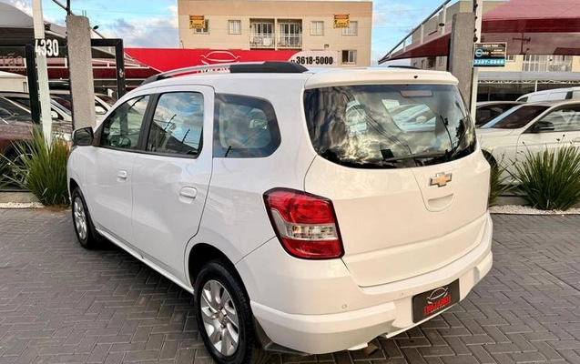 imagem-https://www.socarrao.com.br/sc-vehicle-images-prod/2311800/1786045878544-8160393_11_B_8418757ab4.jpeg