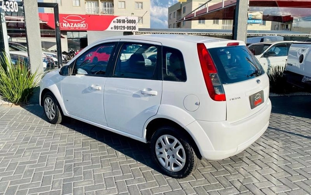 imagem-https://www.socarrao.com.br/sc-vehicle-images-prod/2312284/1786041917792-8109477_11_B_9bd6f6fdb9.jpeg
