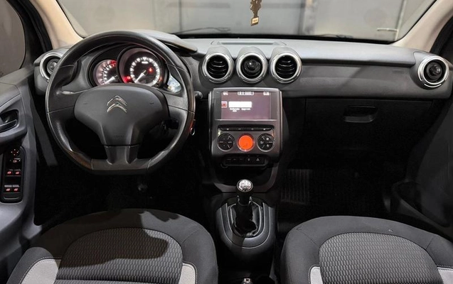 imagem-https://www.socarrao.com.br/sc-vehicle-images-prod/2312688/1786648107875-8154157_7_B_4a3aadf39f.jpeg