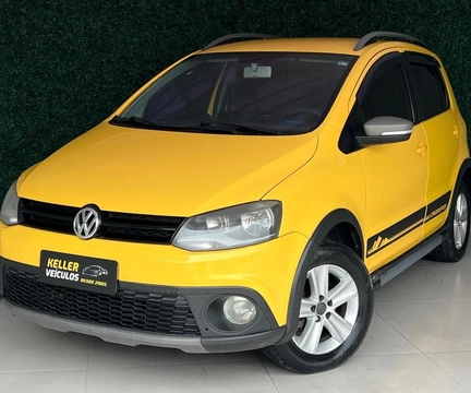 Volkswagen Crossfox 2012 Amarelo — foto 1 de 3
