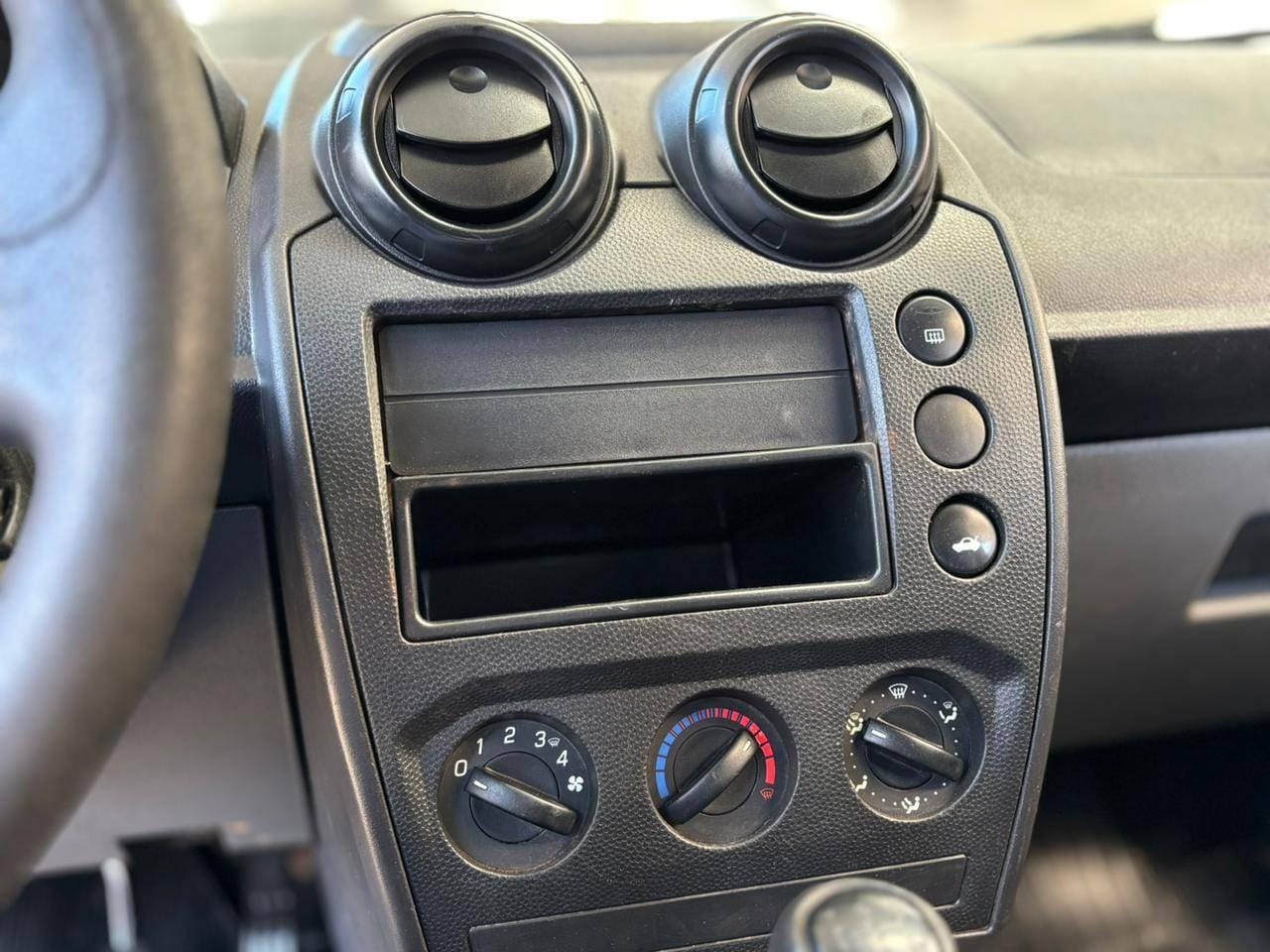 imagem-https://www.socarrao.com.br/sc-vehicle-images-prod/23196/1769988400952-7248127OR_1769388903_67_180.jpg
