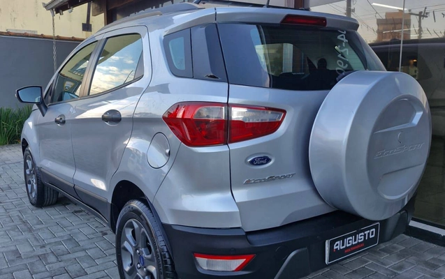 imagem-https://www.socarrao.com.br/sc-vehicle-images-prod/2324811/1787776823843-cd0141e72d9741fa88aba22b363c9585_1782477647495.jpg