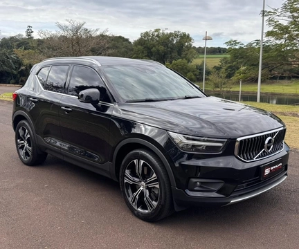 Volvo XC40 2022 Preto — foto 1 de 3