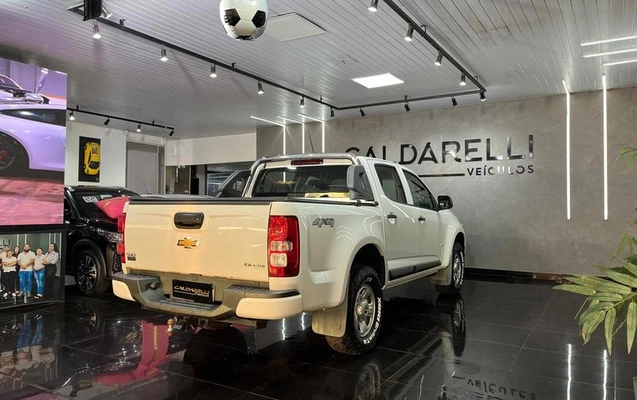 imagem-https://www.socarrao.com.br/sc-vehicle-images-prod/2325229/1787144654477-8216426_3_B_8e8c4017d5.jpeg