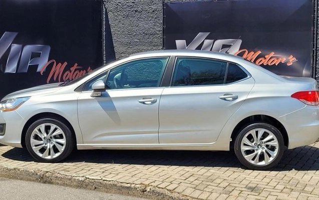 imagem-https://www.socarrao.com.br/sc-vehicle-images-prod/2326526/1786135255892-8222190_9_B_d62a8de46b.jpeg